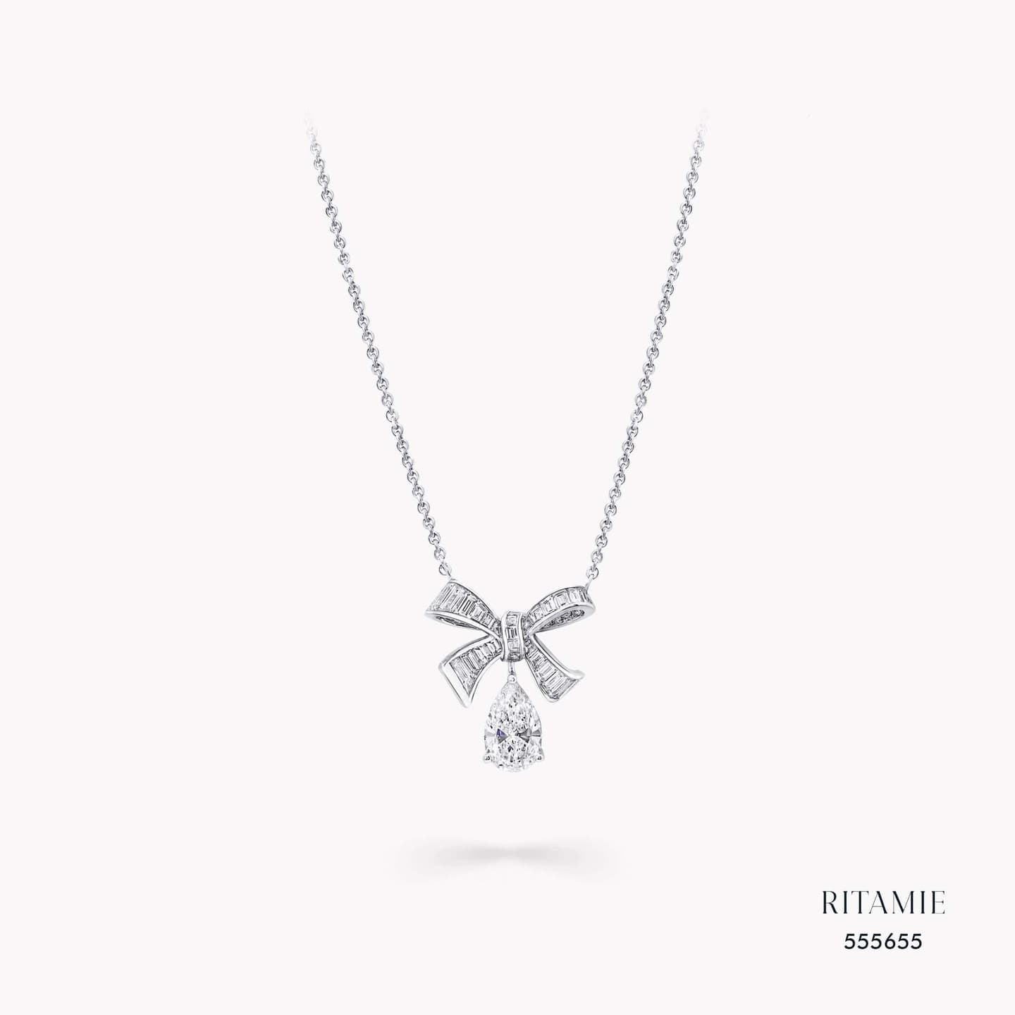 Fluttering Dewdrop Diamond Necklace