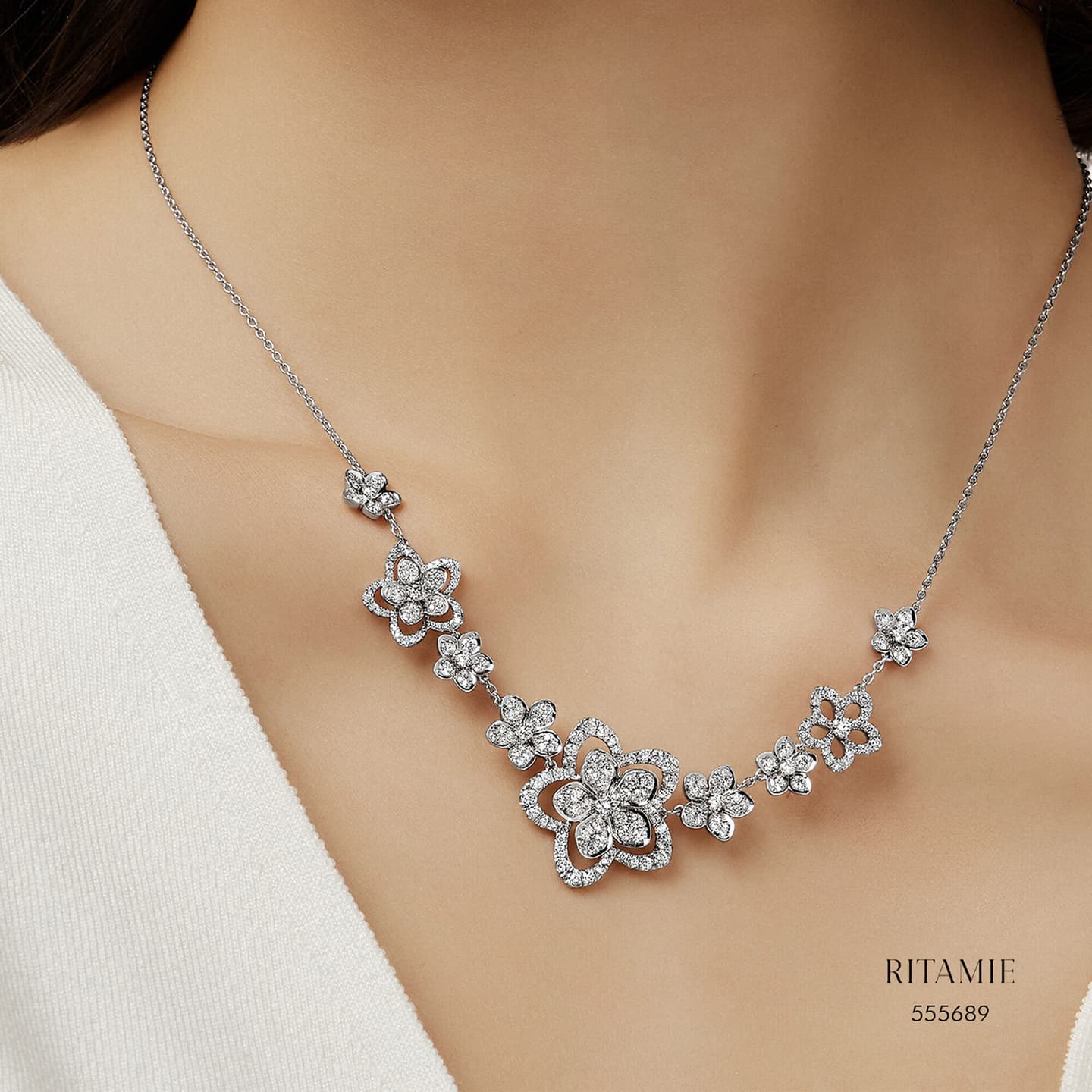 Necklace 555689